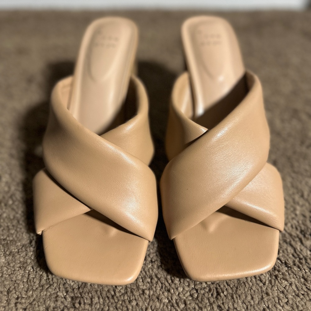 NEW Women’s Padded Sandals/Heels
